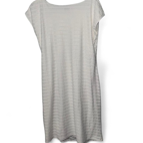 ✨ Olivia Matthews White Textured Side-Drape Dress (2X) - Picture 3 of 3